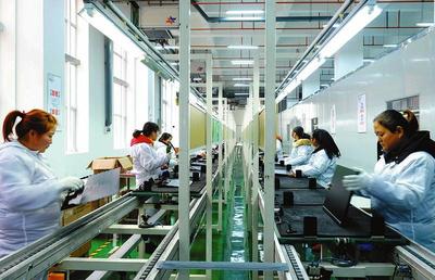 千余臺電腦液晶顯示器搭乘“長安號”啟運吉爾吉斯斯坦，助力中亞通訊產(chǎn)品市場發(fā)展